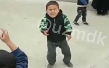 Маленький танцующий мальчик из Узбекистана стал звездой Telegram-каналов - видео