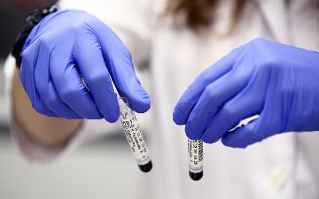 В ВОЗ сообщили о чрезвычайном ускорении распространения «омикрон»-штамма: число заразившихся удваивается каждые 2-3 дня