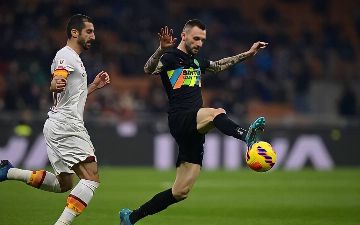 «МЮ» не смог превзойти аутсайдера АПЛ, а «Рома» вылетела из Кубка Италии — обзор матчей