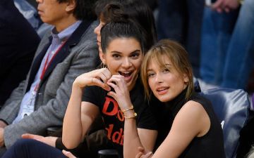 Модели Кендалл Дженнер и Хейли Бибер разозлили пользователей, что могло стать причиной?