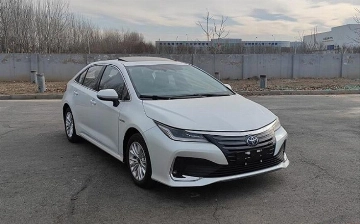 Toyota показала гибридную версию седана Allion