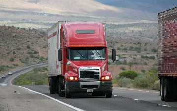 Узбекистан хочет упростить процесс грузоперевозок с Таджикистаном