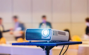 В вузах и школах Узбекистана организуют кинолектории