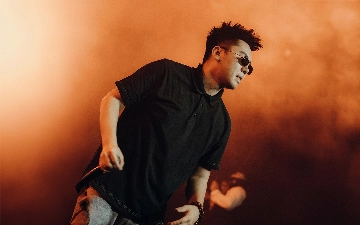 Китайский рэпер SKAI ISYOURGOD стал мировым феноменом