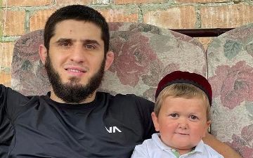 Махачев сравнил Хасбика с Симбой из «Короля Льва»: «Скоро сделаем это снова»