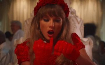 Попала на свадьбу своего бывшего: Тейлор Свифт презентовала новый клип