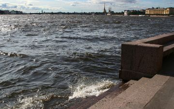 Водолазы обнаружили тело 20-летнего гражданина Узбекистана в Неве