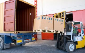 В Термез прибыл первый груз ООН с гуманитарной помощью для Афганистана 