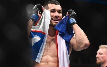 Как проходят тренировки Махмуда Муродова к предстоящему поединку - видео