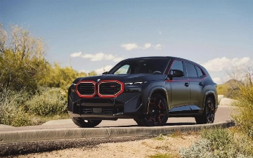 BMW презентовал самый мощный гибридный кроссовер XM Label Red
