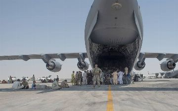 Порядка 12 тысяч человек покинули Афганистан с момента вступления талибов в Кабул