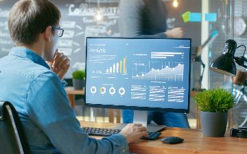 Рекламное агентство Ledokol Group объявляет о вакансии на позицию аналитика