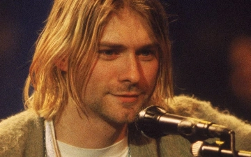 Разбитую гитару Курта Кобейна продали на аукционе за $100 тысяч