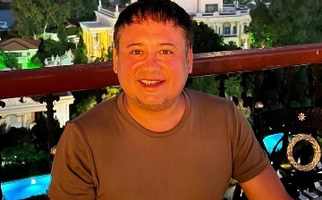 Тахир Садыков отправился в Катар на ЧМ по футболу 2022 – видео