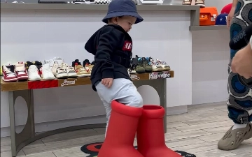 Хасбик примерил сапоги Астробоя MSCHF