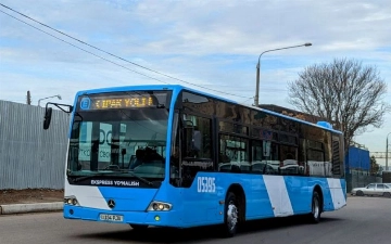 Пользователи заметили, что новые экспресс-автобусы — это перекрашенные старые