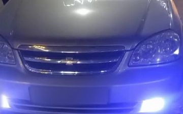 В Янгиюле инспекторы ДПС оштрафовали водителя «Ласетти» за спецсигналы и забрали машину на штрафстоянку