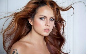 После долгой болезни, российская певица МакSим выпустила новый трек 