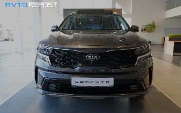 Новенький KIA Sorento почти за 480 млн сумов пополнил автопарк хокимията Сырдарьи