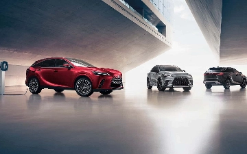 Lexus презентовал гибридный кроссовер RX450h+