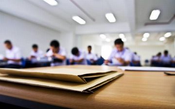 Афганские студенты вернулись на учебу в Термез