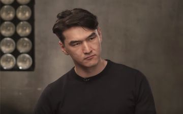 «Выскажись о войне»: Нурлану Сабурову сорвали очередной концерт в Америке – видео