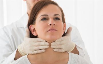 Плаксивость и перепады настроения могут быть симптомами опасной болезни