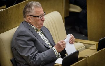 Владимира Жириновского снова ввели в медикаментозную кому