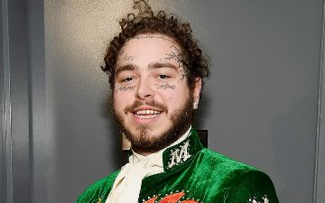 Рэпер Post Malone стал отцом и женихом