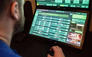 В Узбекистане запретили трансграничные переводы с карт участников азартных игр