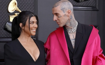 Выяснилось, что Кортни Кардашьян и Трэвис Баркер не живут вместе