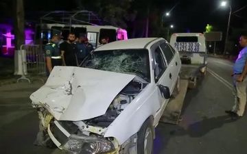 В Ташкенте водитель Nexia влетел в Lacetti и сбил инспектора ДПС