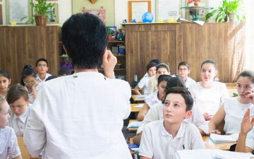 Обнародованы лекарства, которые бесплатно предоставляются учителям