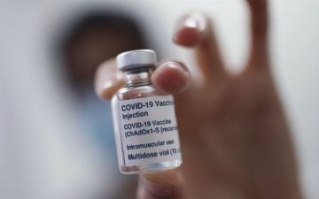 Врачи рассказали, при каком условии людям можно вакцинироваться перед Новым годом