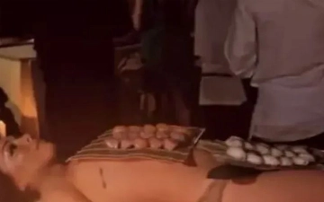 Канье Уэста раскритиковали за подачу суши на обнаженных моделях