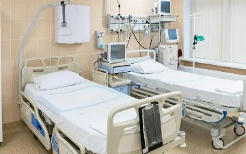 Названо количество больничных коек в стране 