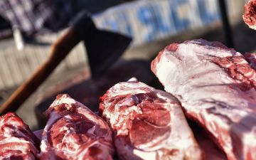 В Кыргызстане обвинили Узбекистан в повышении цен на мясо и могут ограничить вывоз скота
