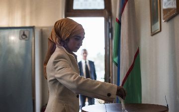 В Узбекистане приняли закон об изменении даты президентских выборов