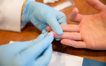 Почему кровь обычно берется из безымянного пальца?