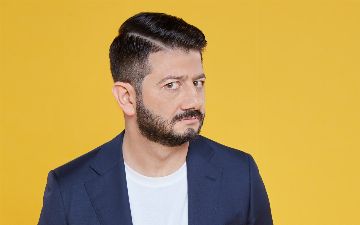 Михаил Галустян поджег себя во время шоу - фото