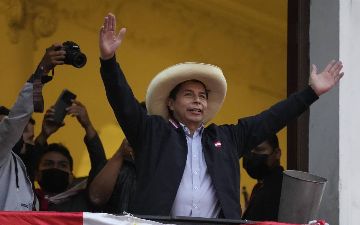 Бывший сельский учитель стал президентом Перу