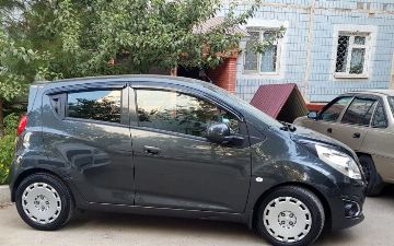 Стало известно, сколько машин находится во владении узбекистанцев - статистика