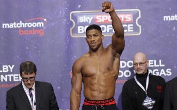 Стало известно, сколько Джошуа получит за бой с Усиком