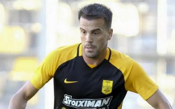 Бывшего футболиста сборной Греции нашли мертвым в собственной машине