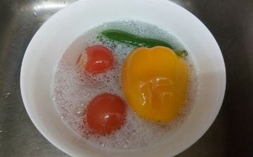 Узбекский терапевт рассказала, как мыть овощи и фрукты правильно