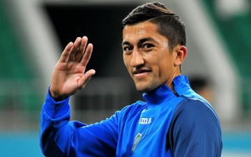 Начнет ли узбекистанский футболист Одил Ахмедов новый сезон в «Нефтчи»?