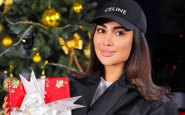 Муниса Ризаева случайно встретилась с друзьями в одном самолете, одним из них оказался местный «Хасбик»