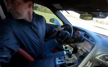 Водитель одной из машин Chevrolet установил мировой рекорд по езде задним ходом