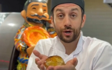 Российский блогер спел песню про узбекские лепешки и самсу — видео