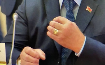 Путин подарил лидерам стран СНГ перстни — фото